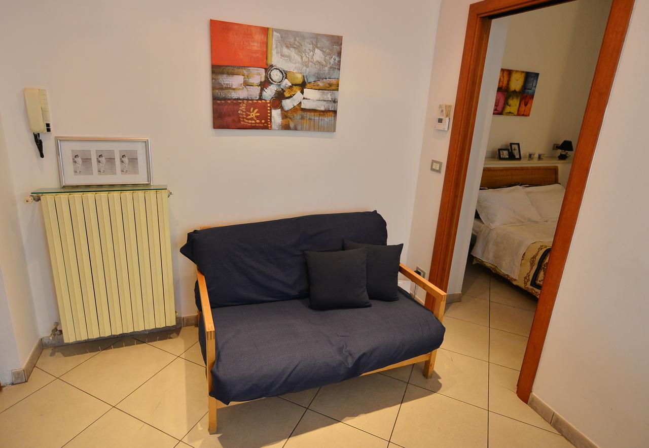 Casa Crissi Lägenhet Alba  Exteriör bild