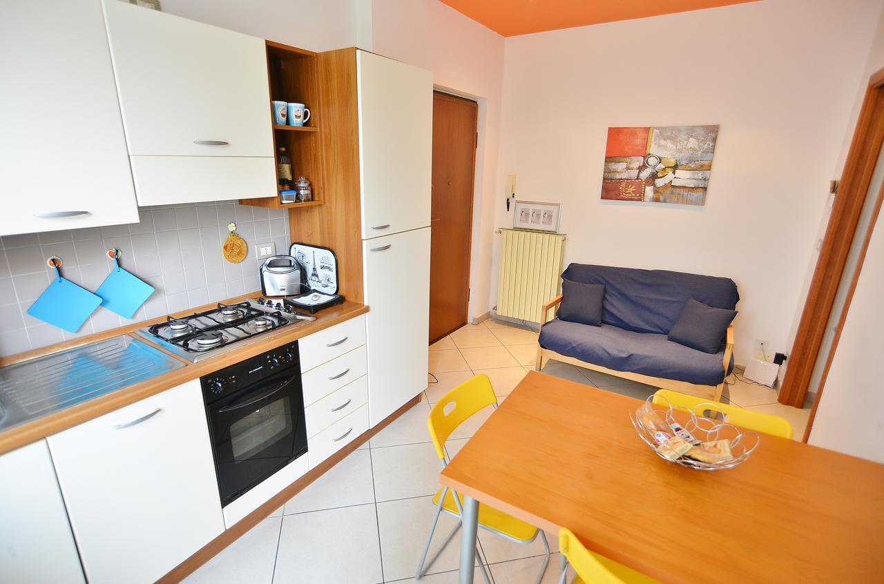 Casa Crissi Lägenhet Alba  Exteriör bild