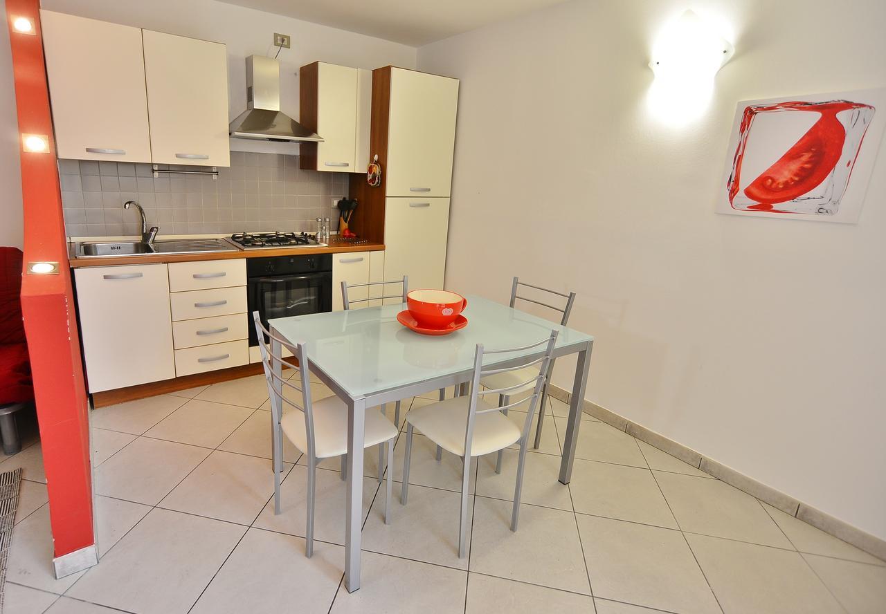 Casa Crissi Lägenhet Alba  Exteriör bild