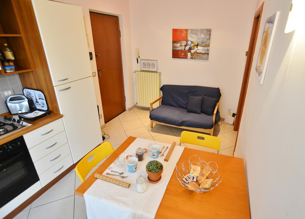 Casa Crissi Lägenhet Alba  Exteriör bild